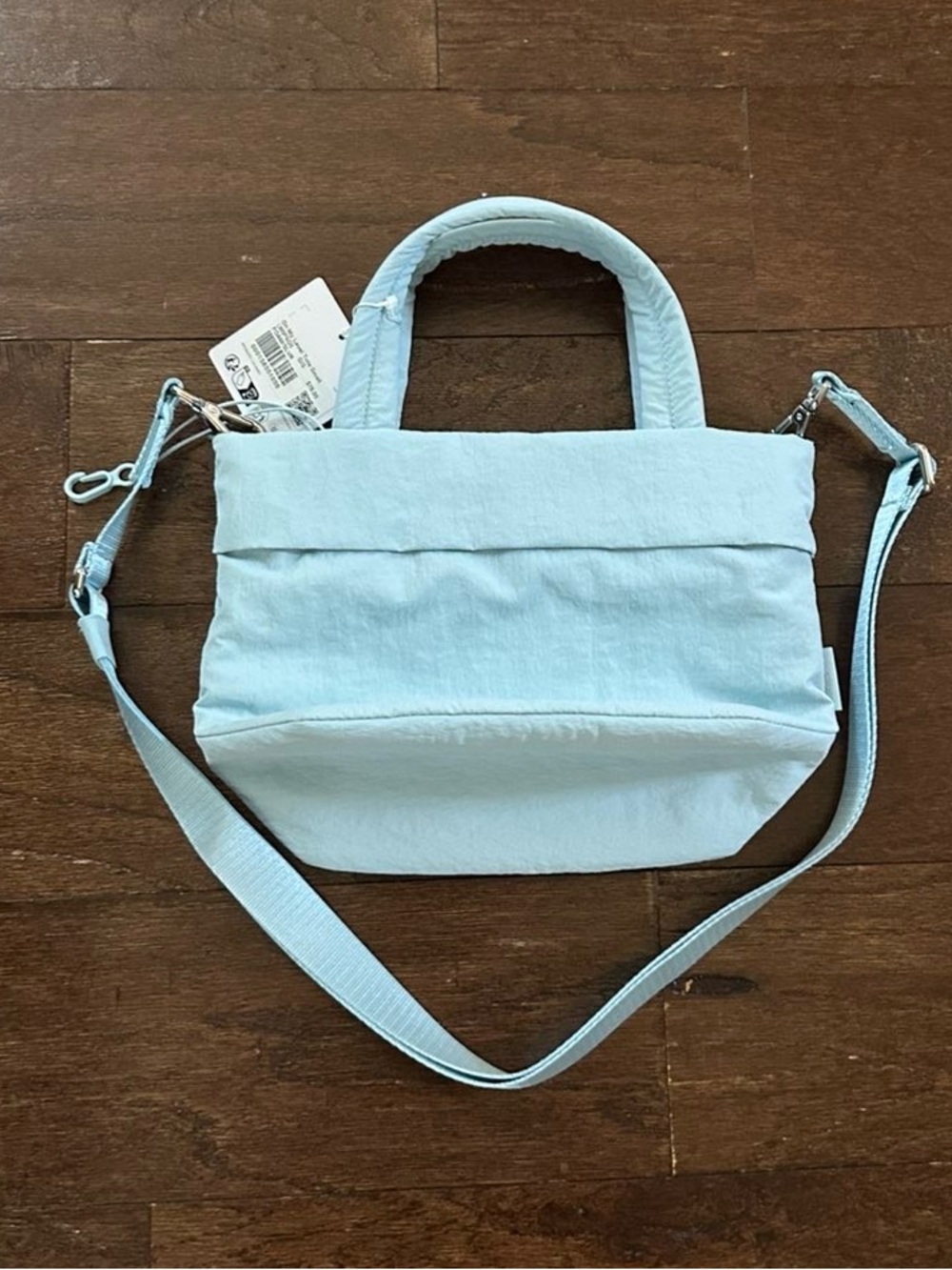 Lululemon On My Level Small Tote
Bag 5L Foam Cloud/Silver-NWT - Picture 4 of 10